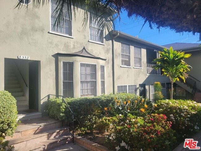 Photo - 8551 Holloway Dr Unidad 8553#1