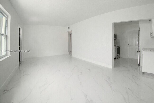 Photo - 14920 Garfield Dr