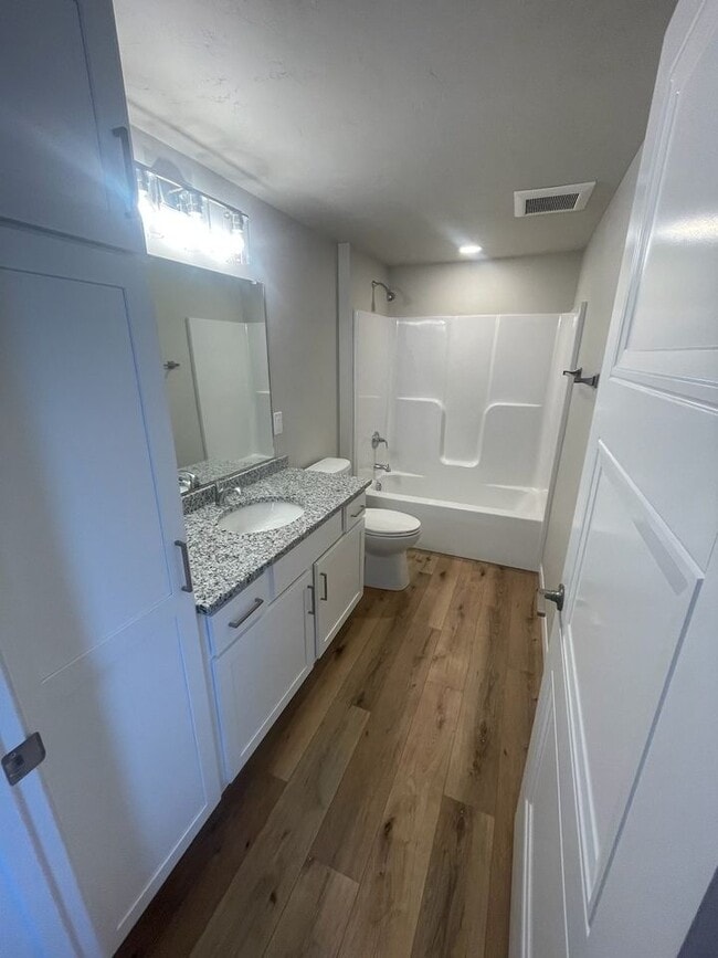 Photo - 1025 S Nicolet Rd