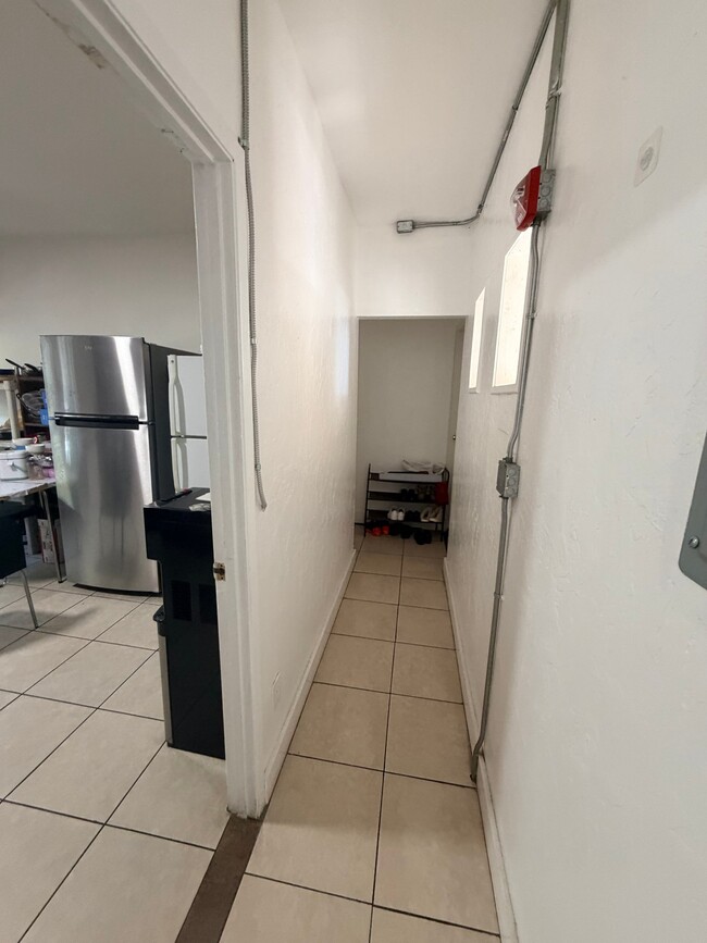 Photo - 1780 Le Roy Ave Unidad 21