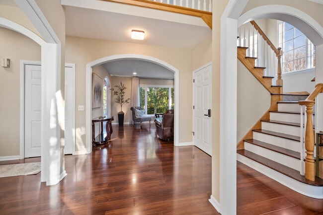 Photo - 142 N Dixon Dr