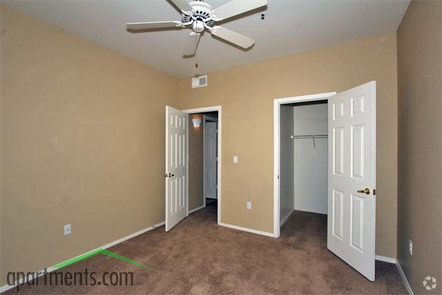 Bedroom - Frank's on Shea