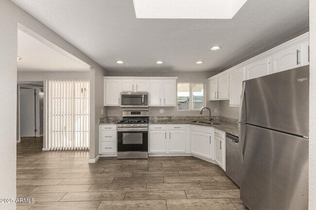 Photo - 2025 E Don Carlos