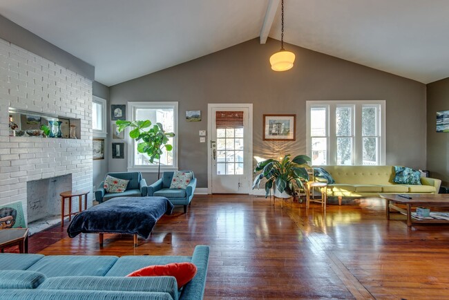 Photo - 1504 Fatherland St