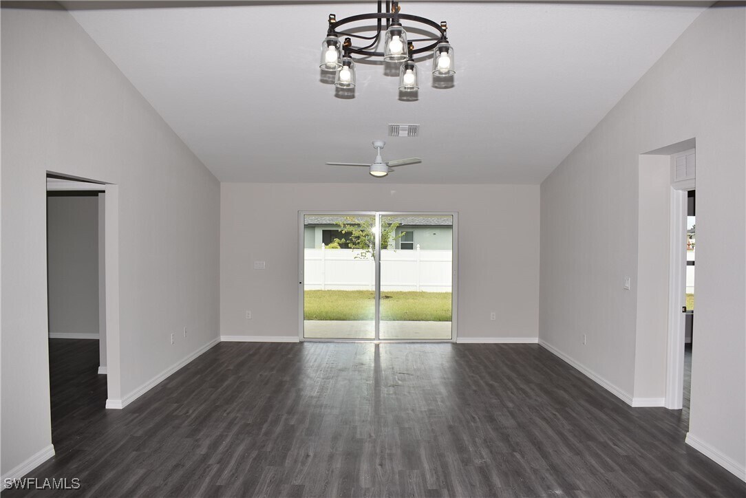 Photo - 605 NW 25th St