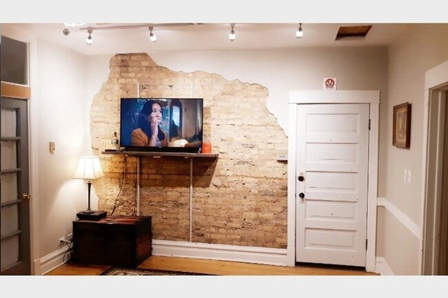 Photo - 2857 N Damen Ave Unit 2857 N Damen 2-South