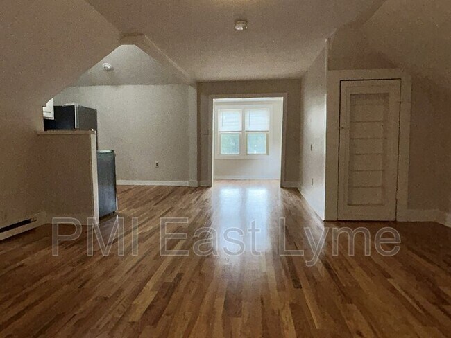 Photo - 332 Brick Top Rd Unit Apt. 3