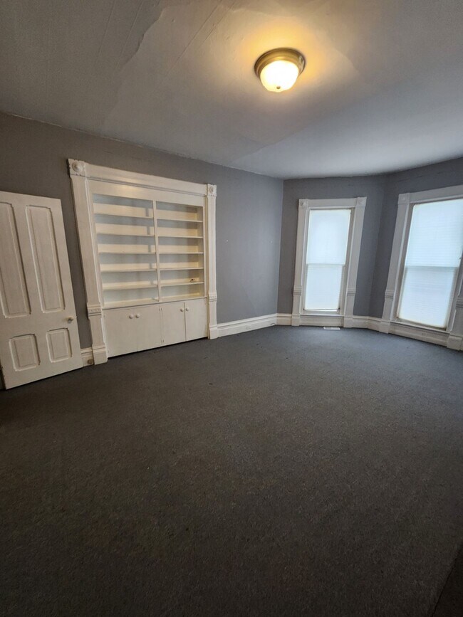 Photo - 30 Central Ave Unidad Rear