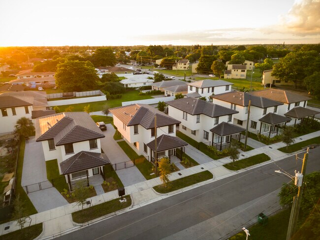 Photo - 18020 SW 103rd Ave