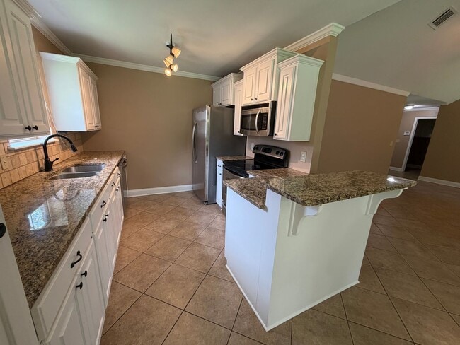 Photo - Beautiful 3 Bedroom Haughton Home