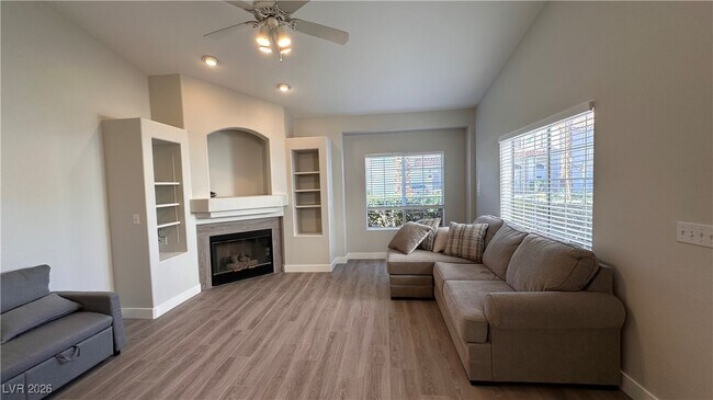 Photo - 5252 Island Chain Rd