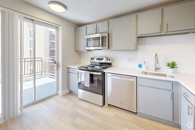 2BR, 2BA - 1,066SF - Kitchen