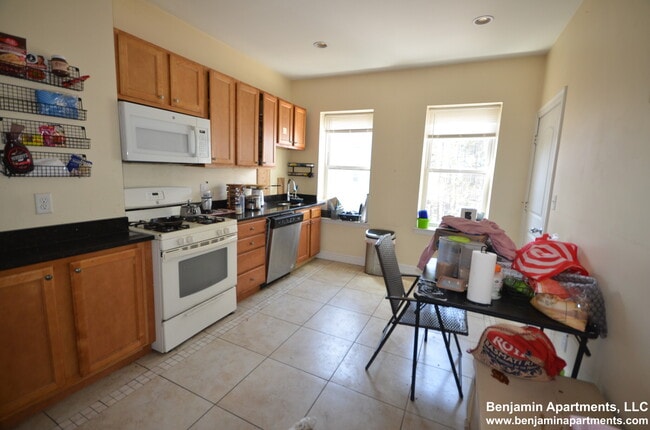 Photo - 191 Boylston St Apartments Unit 2