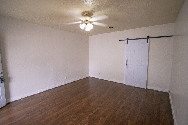 Photo - 510-512 Baltimore St Unit 512