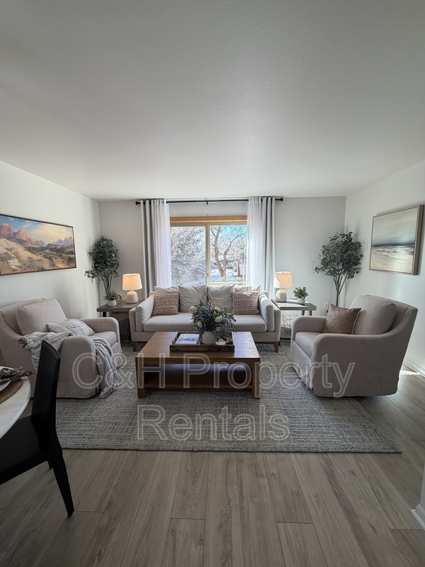 Photo - 574 Killarney St