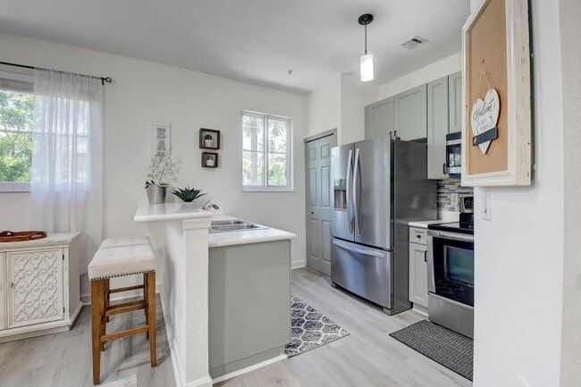 Photo - 525 Bayfront Dr