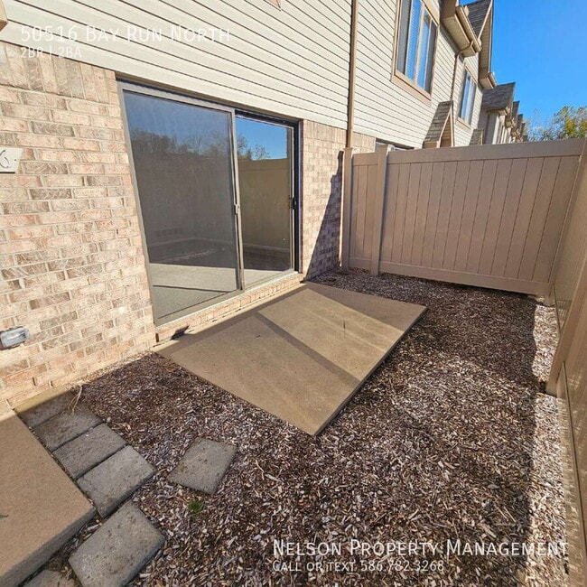 Photo - 50516 Bay Run N