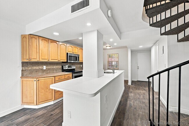 Photo - 640 Tennis Club Dr Unit 307
