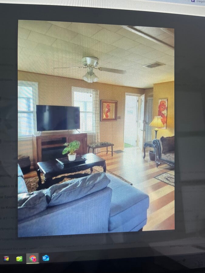 Living Room and Entry - 1126 River Rd House