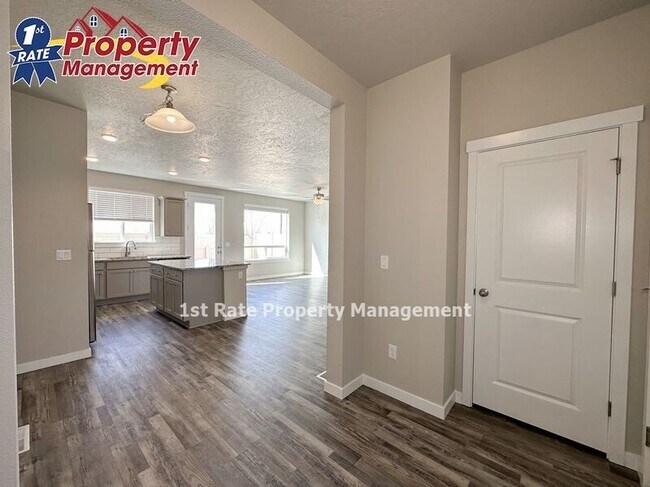 Photo - 439 N Traquair Ln