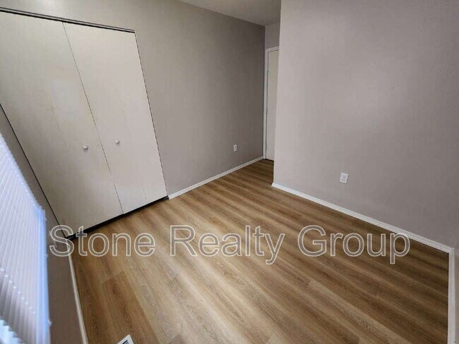 2262 3rd Ave