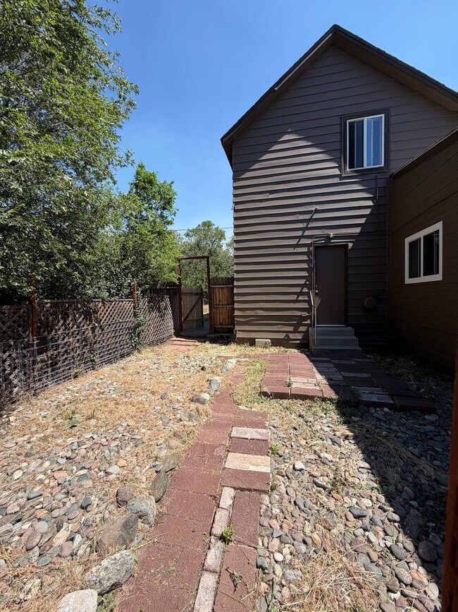 Photo - 813 W Clay Ave Unit B