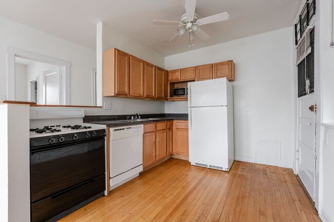 Photo - North Center / St. Bens - 2 Bed / 1 Bath - Heat Included Unit 2209-1