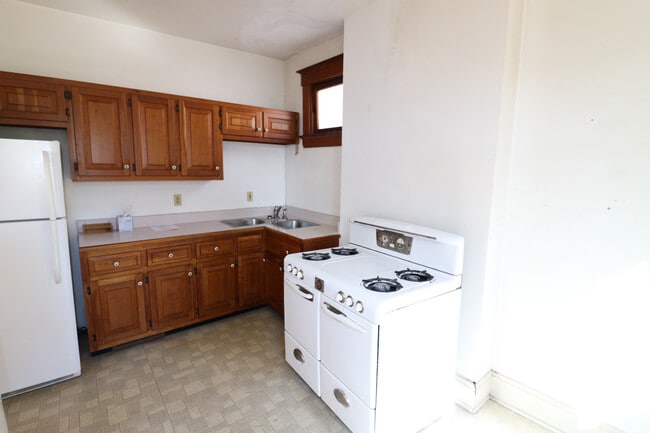 Photo - 2626 Eden Ave