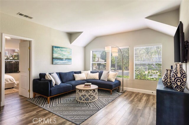Photo - 923 N Mentor Ave