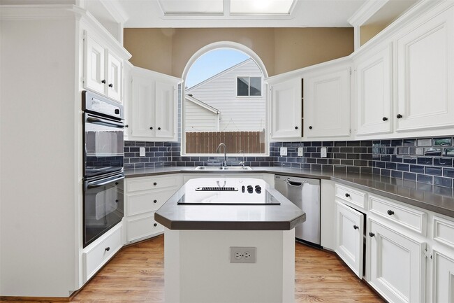 Photo - 11930 Carriage Hill Dr