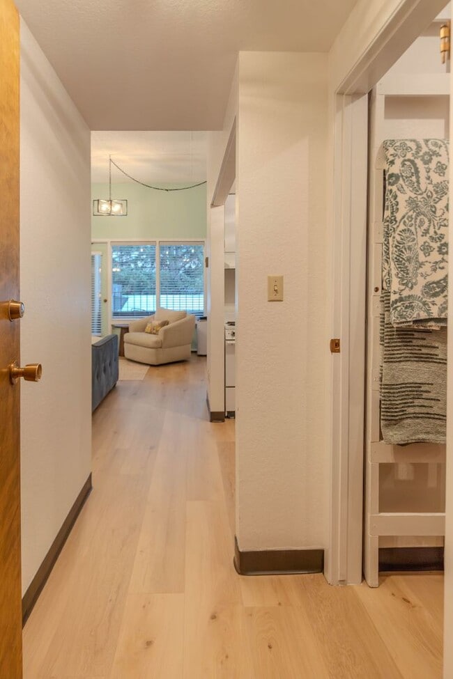 Photo - 106 E Broadway St Unit 2