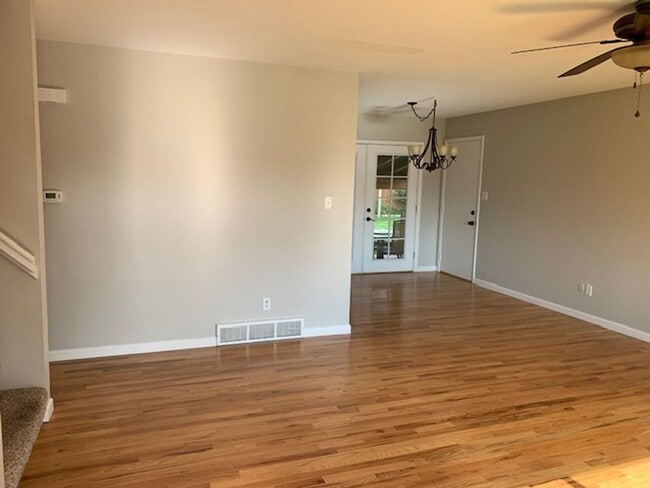 Photo - Beautiful 4 Bedroom Quad Level Located in Buffalo Ridge!!!!