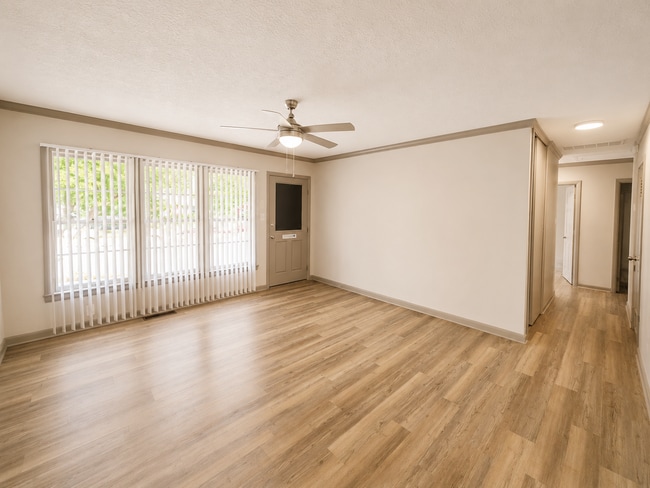 Photo - 2104 Belmont Rd