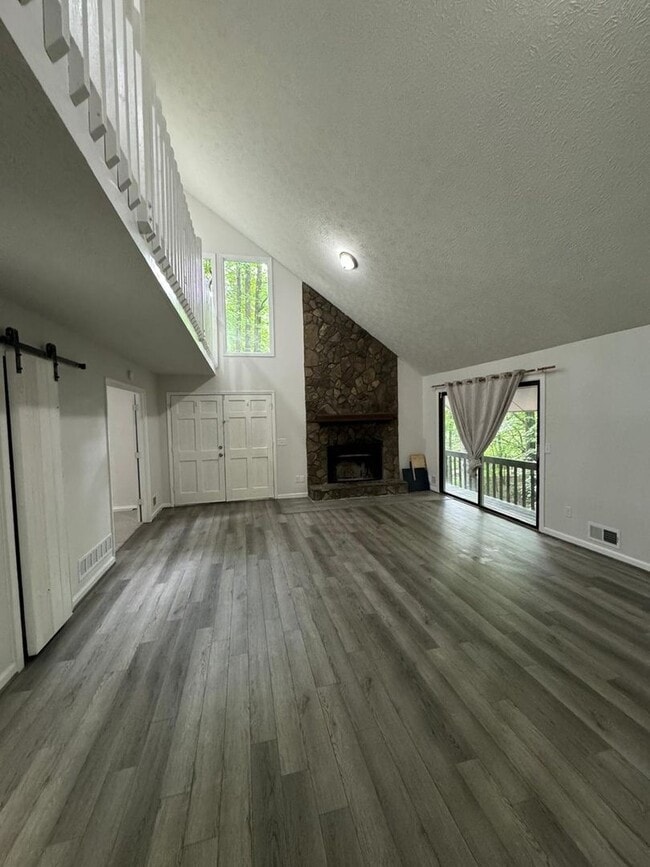 Photo - 4870 Wade Valley Way