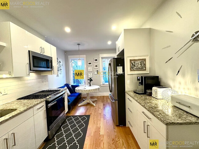Photo - 326 Chelsea St Condo Unit 1
