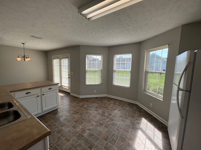 Photo - 1836 Antebellum Dr