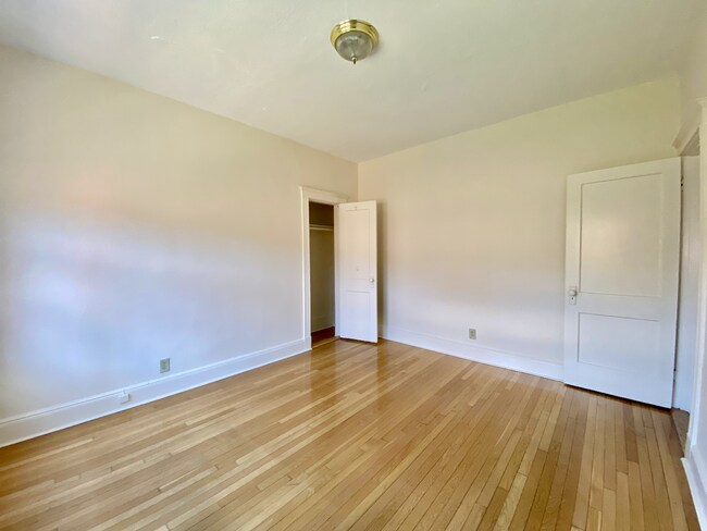 Photo - 12 Alton Pl Unit 2