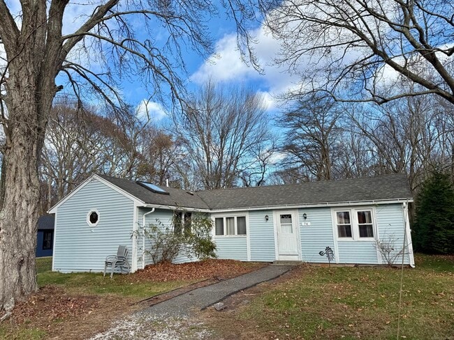 Photo - 74 Grove Beach Rd N