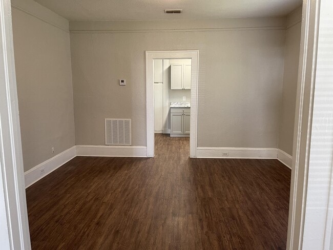 3358 Phyllis St