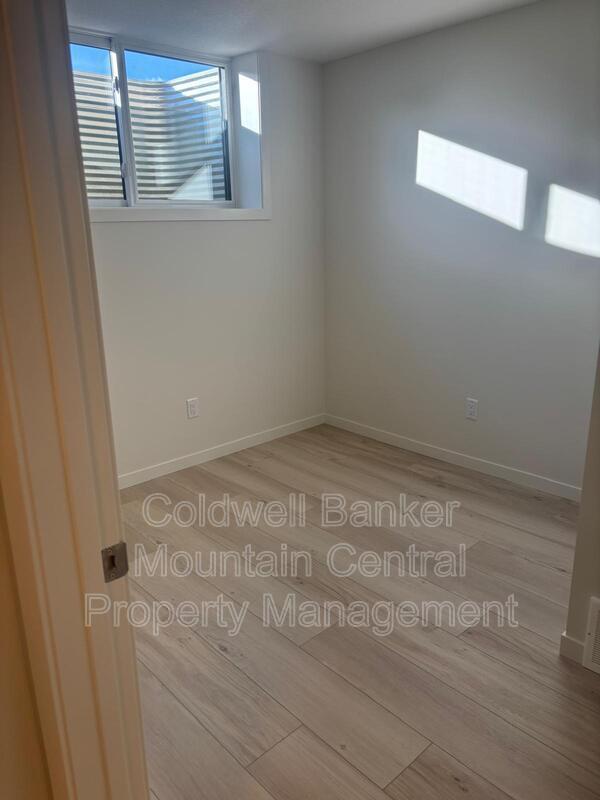 Photo - 343-330 30 St SW Unit BSMT