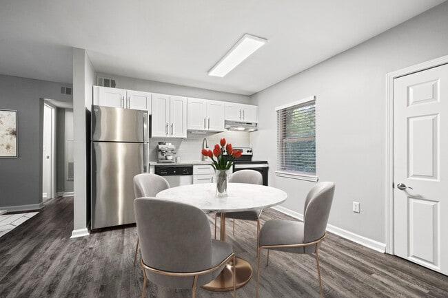 Photo - 743 @ Howell Mill