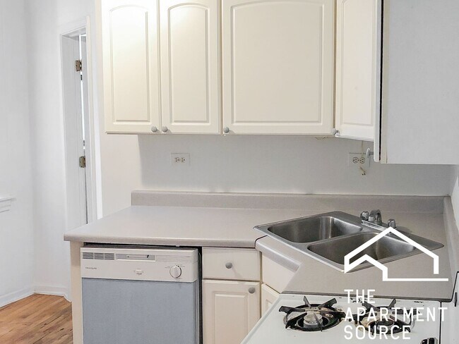 5110 N Winchester Ave Unit 3A
