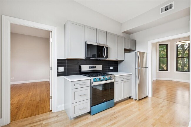 Photo - 2058 N Albany Ave Unit 3R