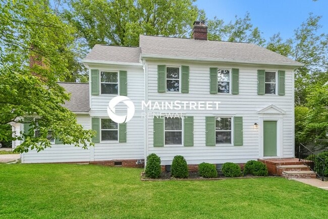 Building Photo - 4 Bedroom Pet-Friendly Home in CRYSTAL CIT...
