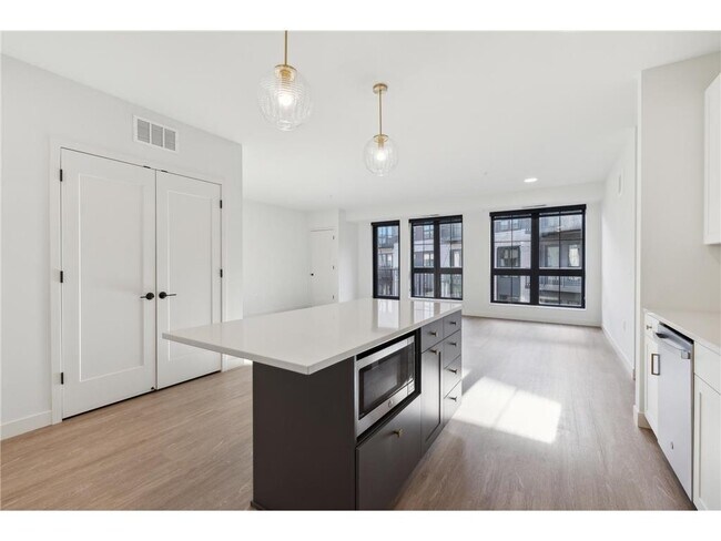 Photo - 4917 Eden Ave Unidad 724