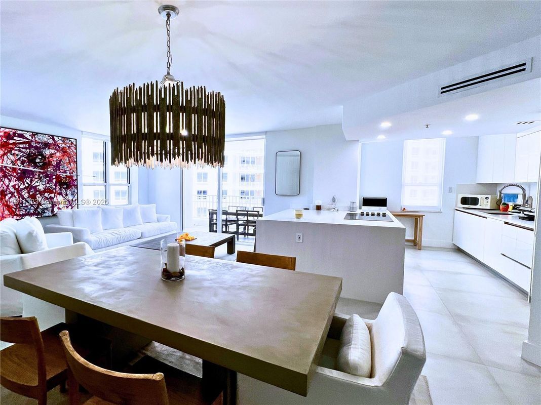 Photo - 701 Brickell Key Dr