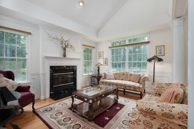Photo - 111 St Clair Ct