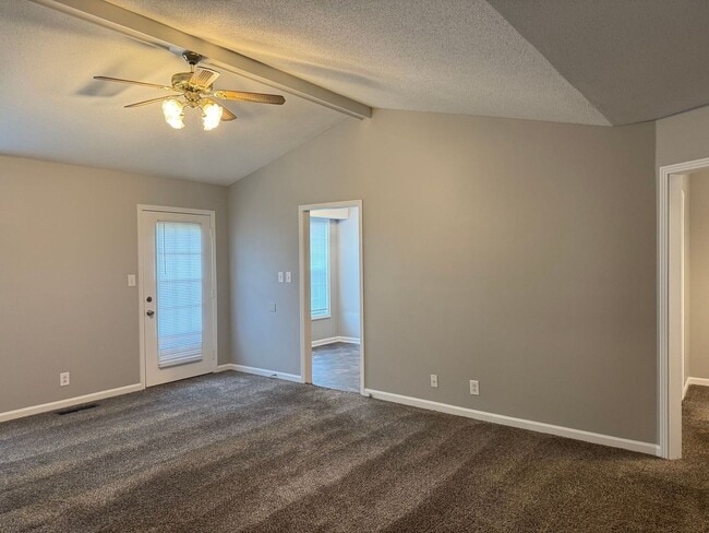 Photo - 104 Cornelia Ct