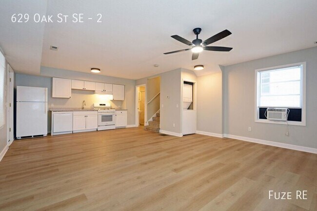 Photo - 629 SE Oak St Unit 2