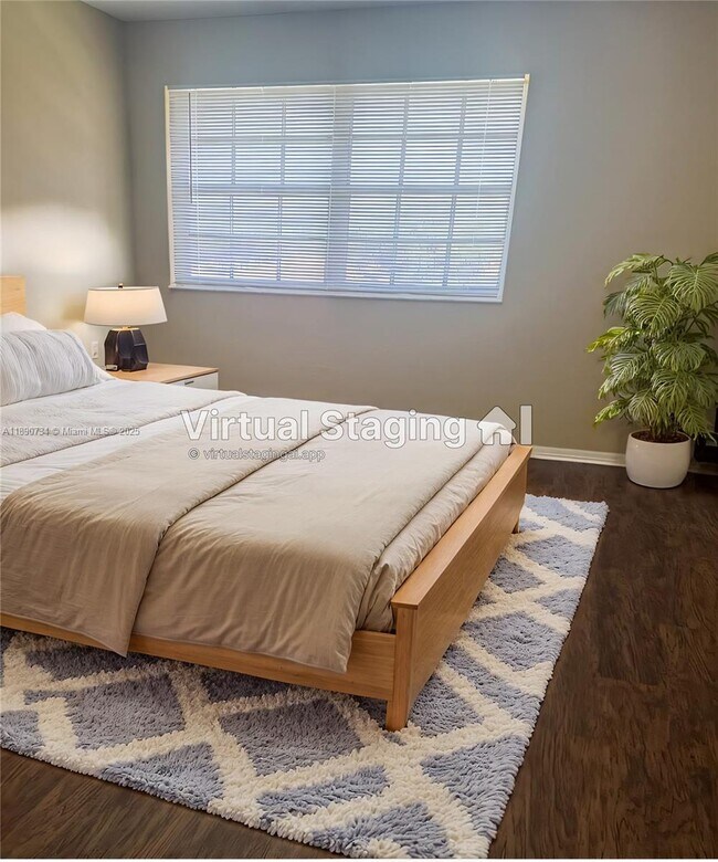 Photo - 100 SW 117th Terrace Unidad 2303